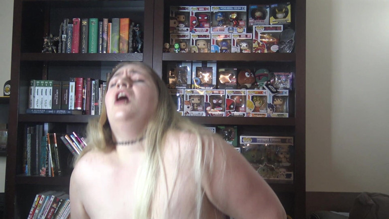 LustfulGeeks: Blond żona jedzie