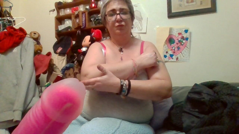 krazykristin: Lotion Boobs Strip Tease