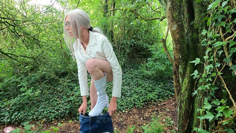 The Midnight Minx: Transsexuală blondă slabă se expune