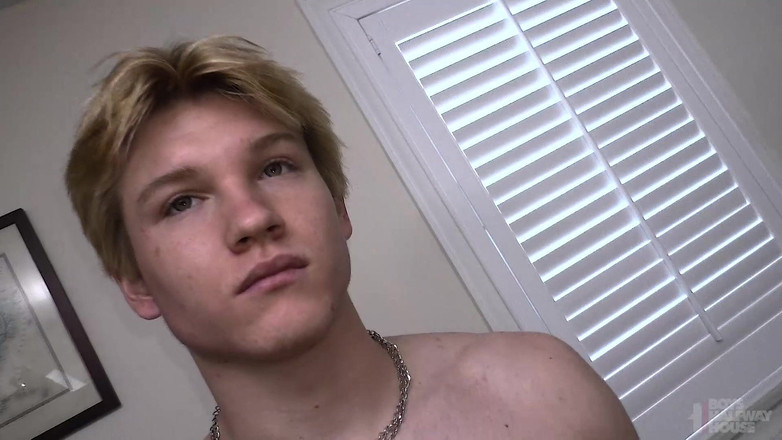 Boys half-way house: कुंवारी आकर्षक लड़की बिना कंडोम के अपने बकाया का भुगतान कर रही है